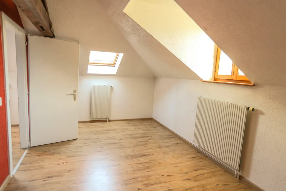 Maison de 2 appartements 3,5 pièces + 1 studio indépendant, Grand potentiel !