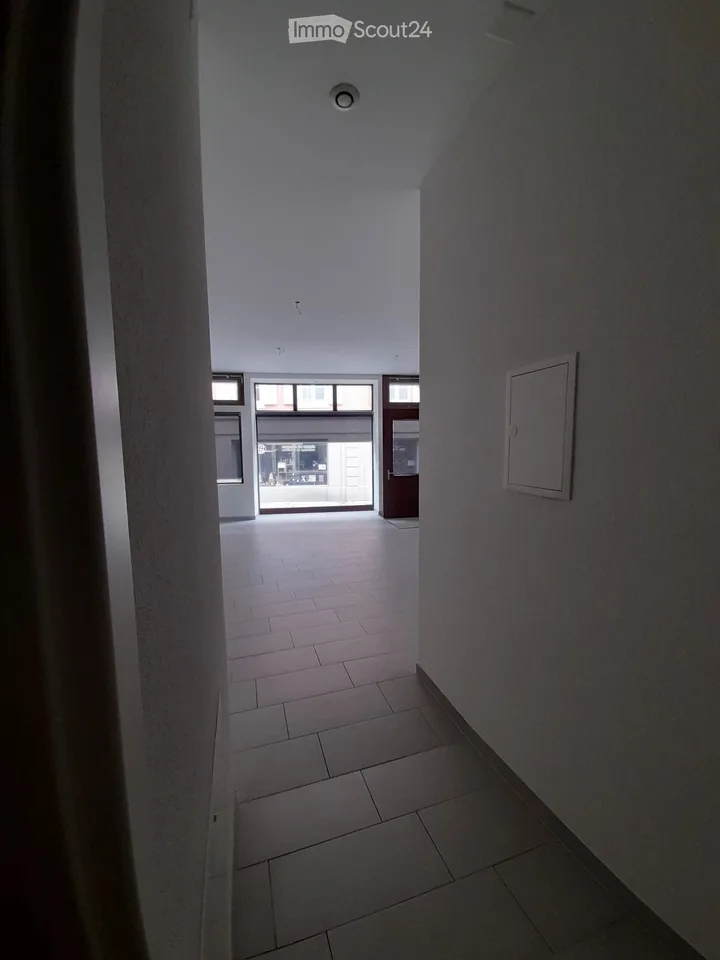 Office for rent on the ground floor – Porrentruy, Rue Joseph-Trouillat