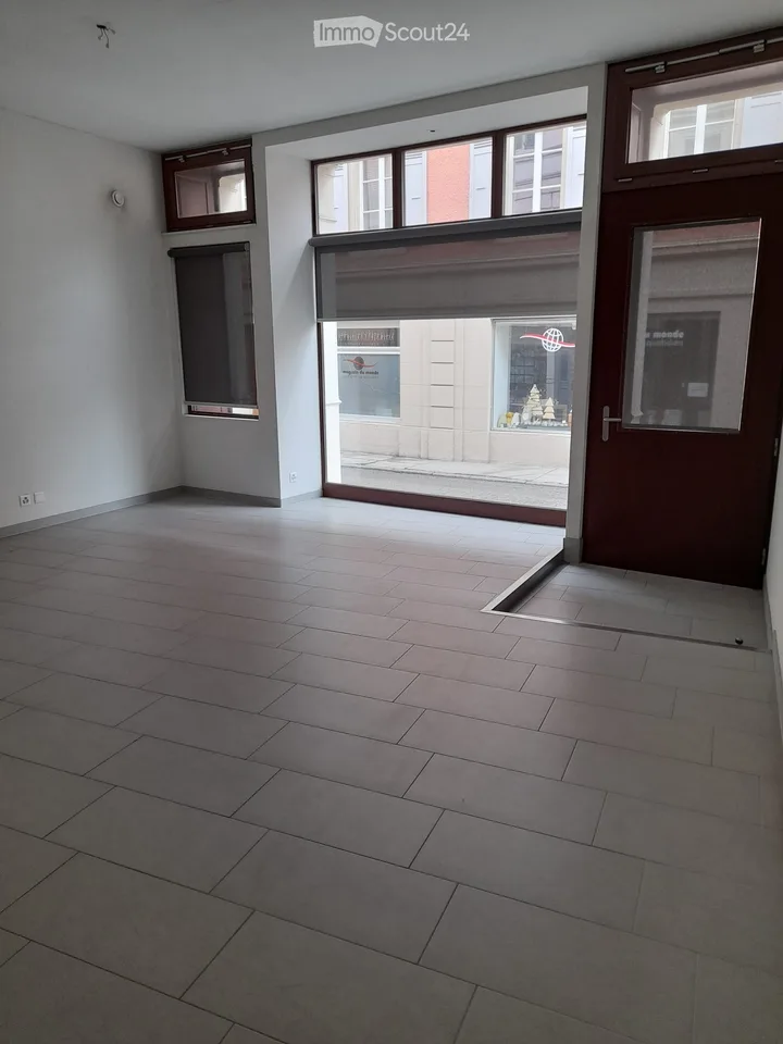 Office for rent on the ground floor – Porrentruy, Rue Joseph-Trouillat