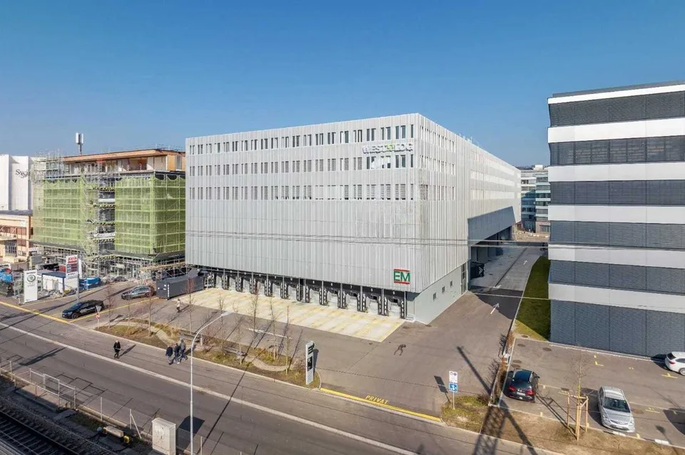Einziehen & durchstarten – hochwertige Bürofläche im West-Log
