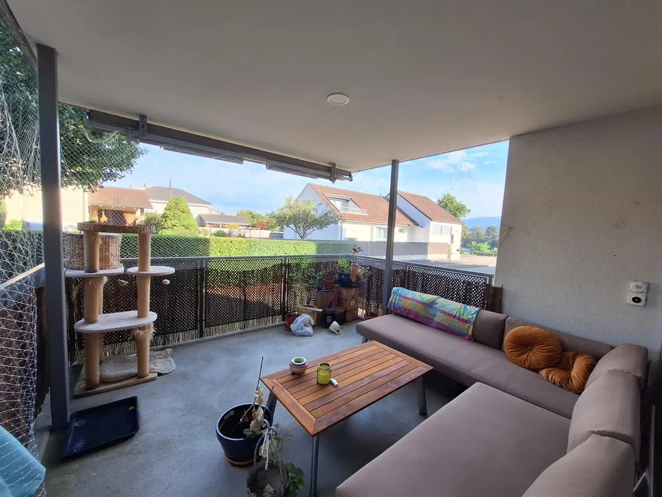 Beautiful 2.5 room apartment directly on the Rhine