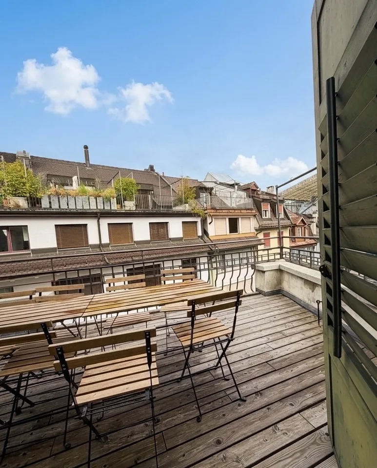 Spacious 4.5-room apartment with balcony in the center of St. Gallen from September 1st