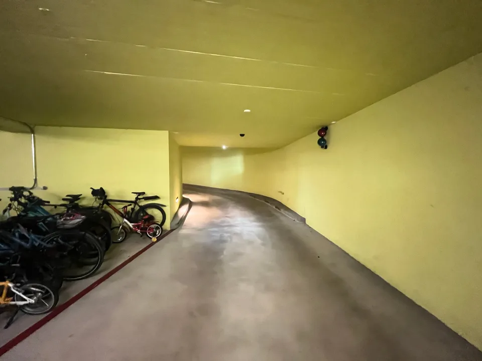 Parcheggio sicuro & confortevole in garage sotterraneo