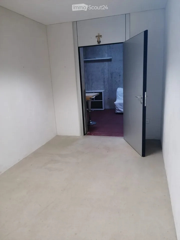 Comano, Mietung von Lager-Büro-Räumen
