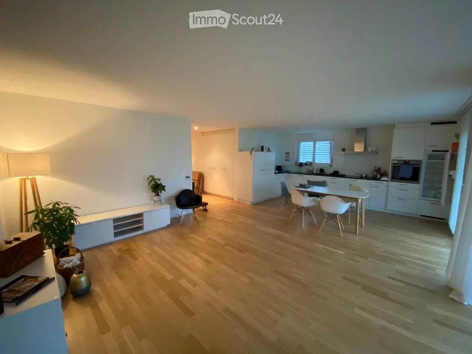 Appartement de 3,5 pièces au rez-de-chaussée - disponible immédiatement