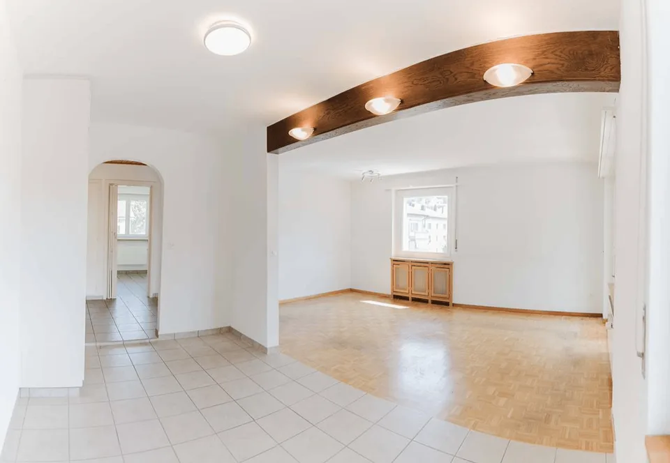 Bright 3.5-room apartment with balcony and beautiful view in Port