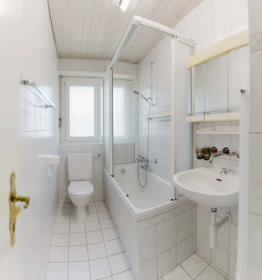Bright 3.5-room apartment with balcony and beautiful view in Port