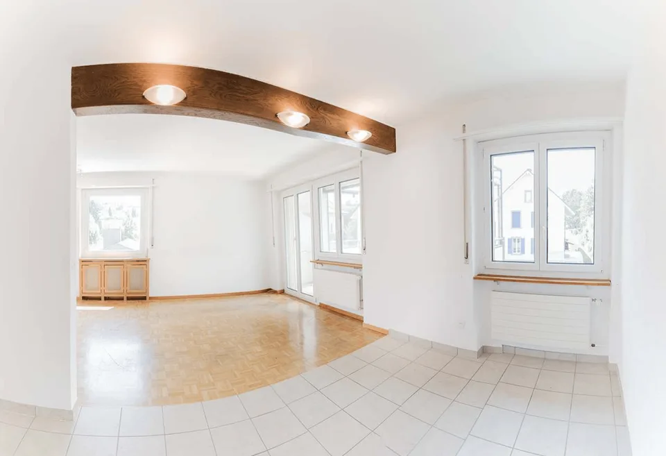 Bright 3.5-room apartment with balcony and beautiful view in Port