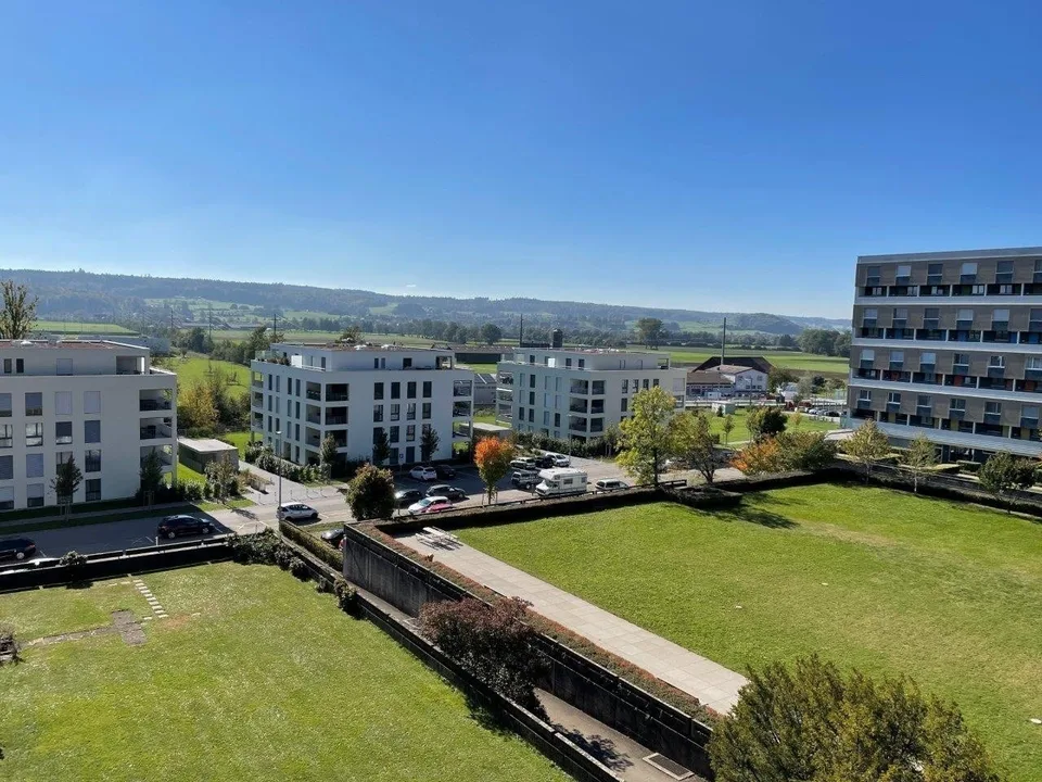Modern 3.5-room apartment with mountain view in Bellach