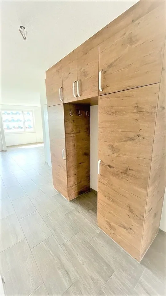 Modern 3.5-room apartment with mountain view in Bellach