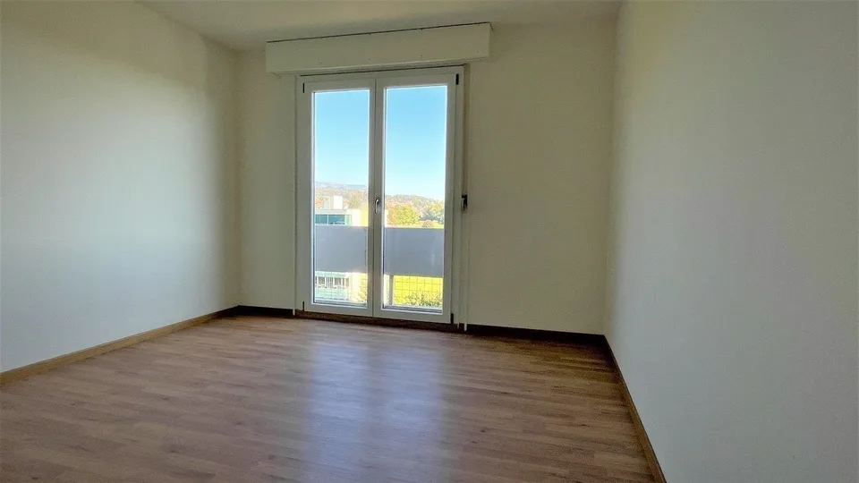 Modern 3.5-room apartment with mountain view in Bellach