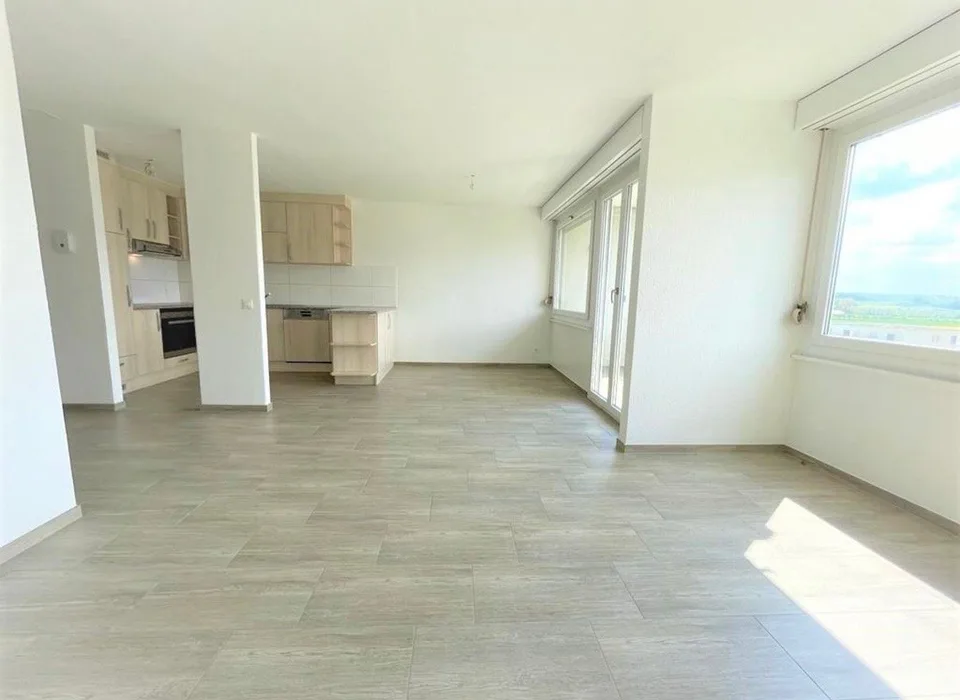 Helle 4.5-Zimmer-Wohnung mit Balkon in Bellach – sofort verfügbar!