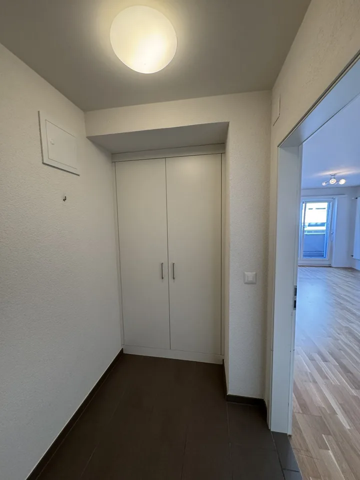 Appartement 2 pièces au centre, situé dans le quartier 4, à louer !