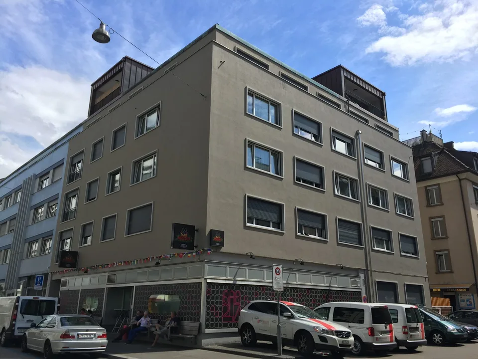 Zentral gelegene 2-Zimmer-Wohnung im Kreis 4 zu vermieten!