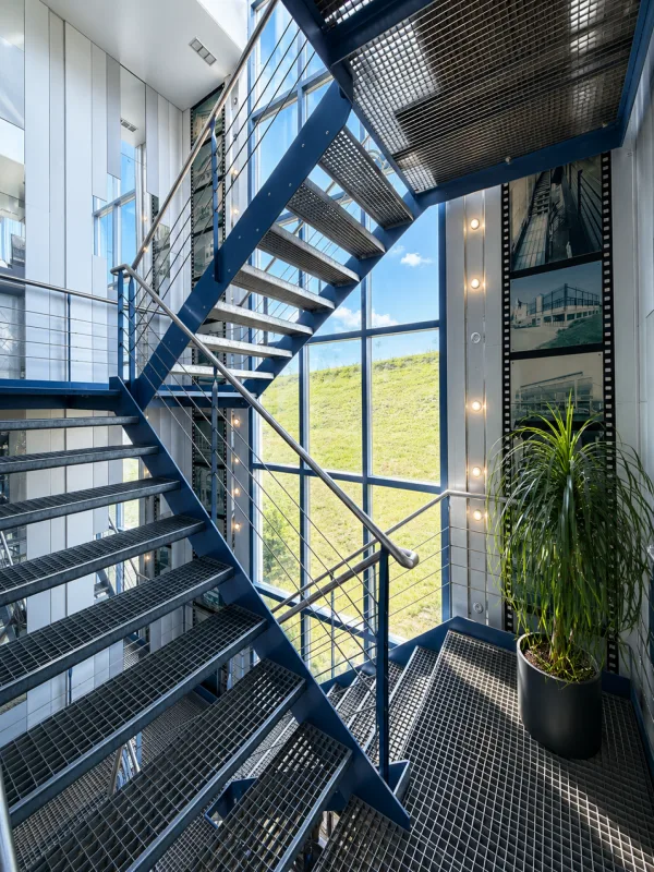 Versatile Commercial Spaces: Office, Hobby and Storage in Muolen