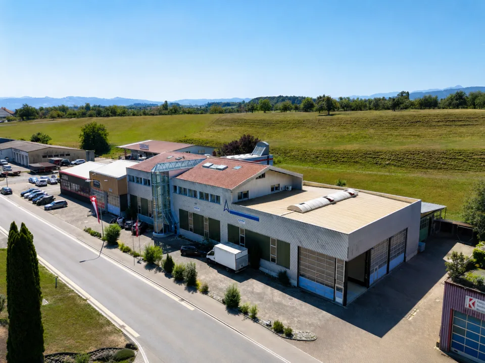 Versatile Commercial Spaces: Office, Hobby and Storage in Muolen