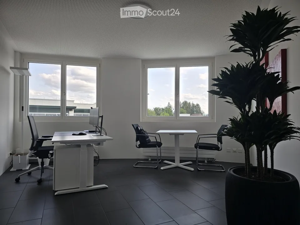 Schöne, modern ausgebaute Büroräumlichkeiten in Jonen AG