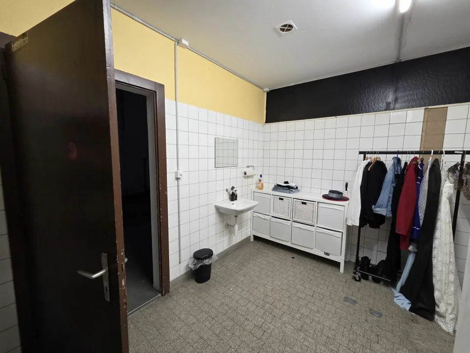 105m2 d'espace pour atelier-loisirs-stockage