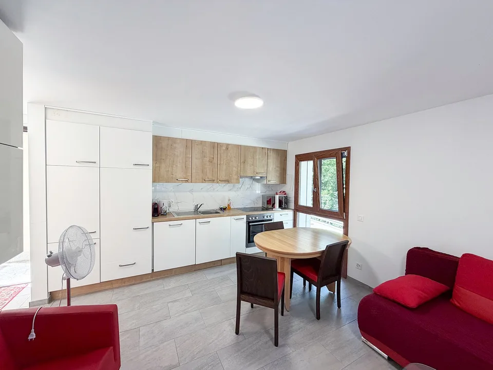 Casa con 4 appartamenti - Haus mit 4 Wohnungen - Vogorno