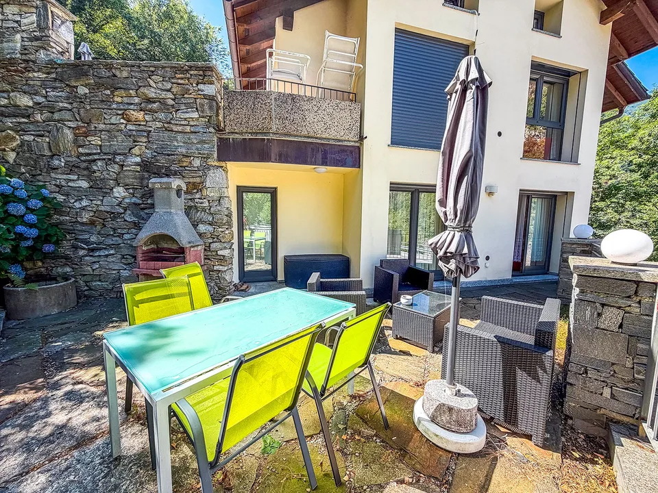 Casa con 4 appartamenti - Haus mit 4 Wohnungen - Vogorno