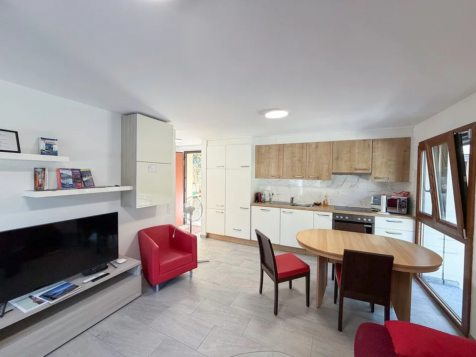Casa con 4 appartamenti - Haus mit 4 Wohnungen - Vogorno