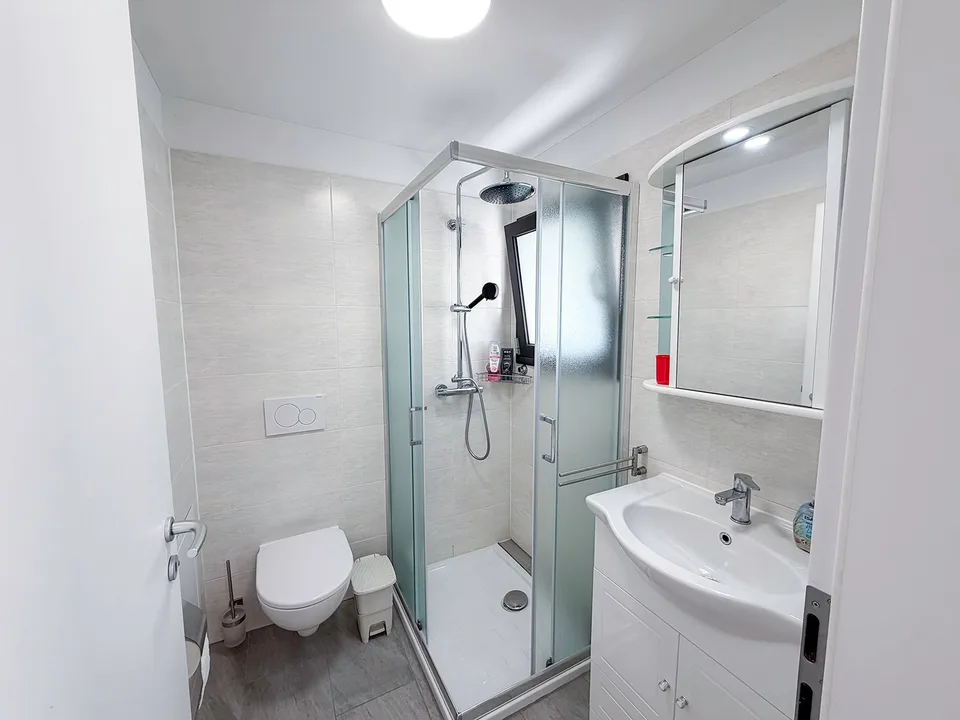 Casa con 4 appartamenti - Haus mit 4 Wohnungen - Vogorno
