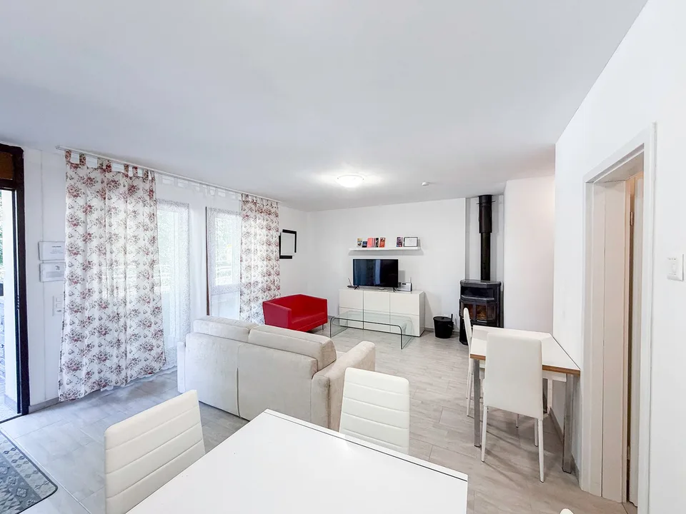 Casa con 4 appartamenti - Haus mit 4 Wohnungen - Vogorno