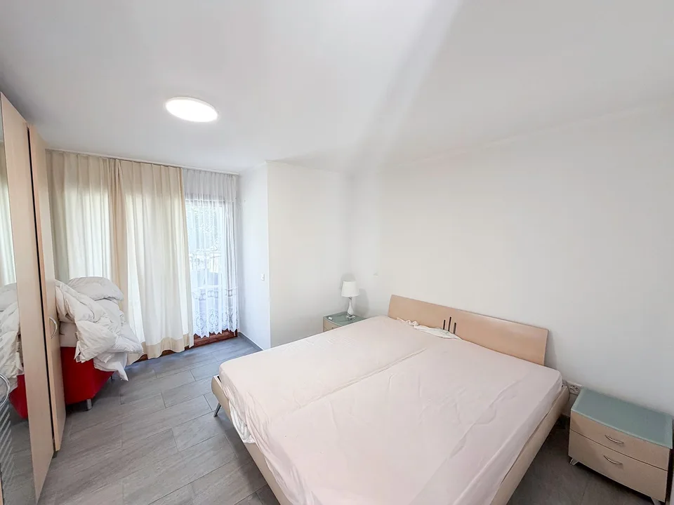 Casa con 4 appartamenti - Haus mit 4 Wohnungen - Vogorno
