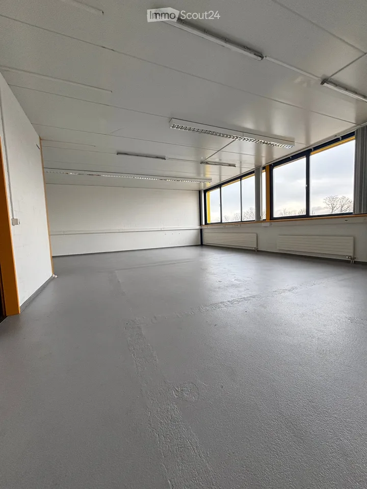 Versatile commercial space for rent in Andelfingen