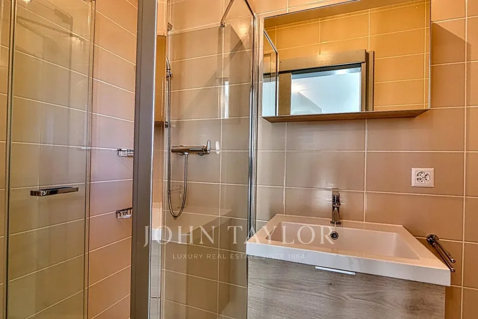 Appartement attique en duplex de 5.5 pièces