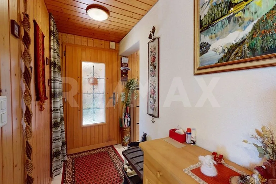 Freistehendes Haus mit Zwei Wohneinheiten