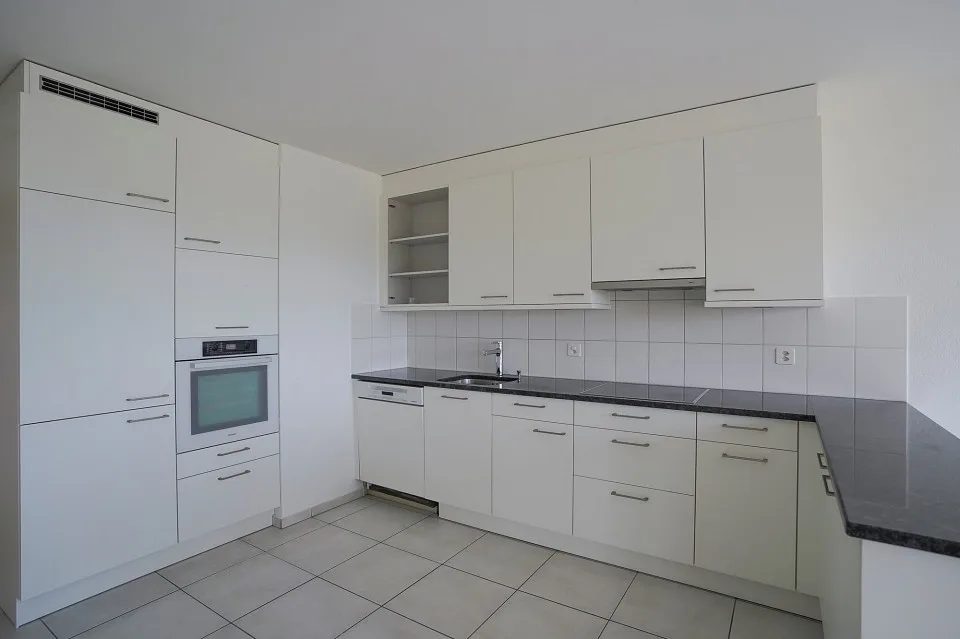 Appartement de 4½ pièces près de la ville avec vue imprenable sur l'Aare et le Wohlensee