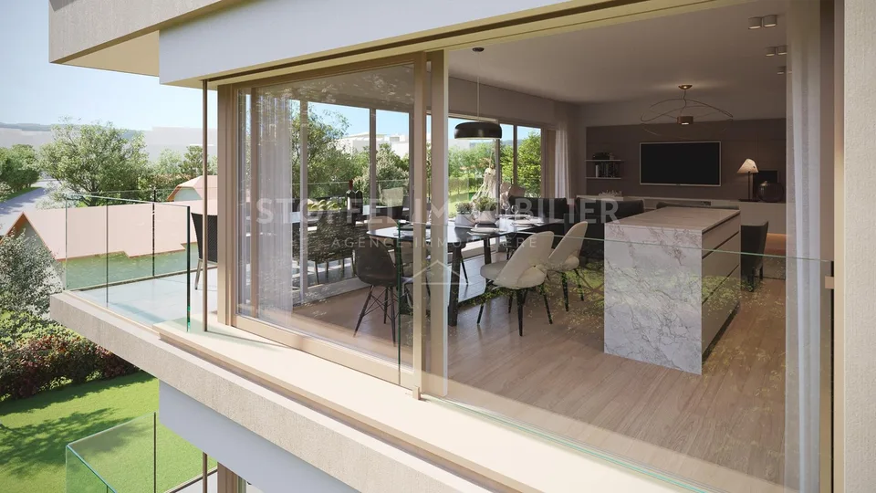 Three-room corner apartment with balconies