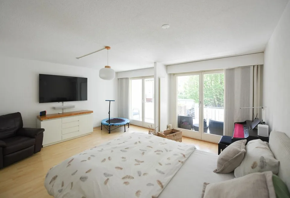 Maison mitoyenne de 4,5 pièces dans un emplacement ensoleillé et calme