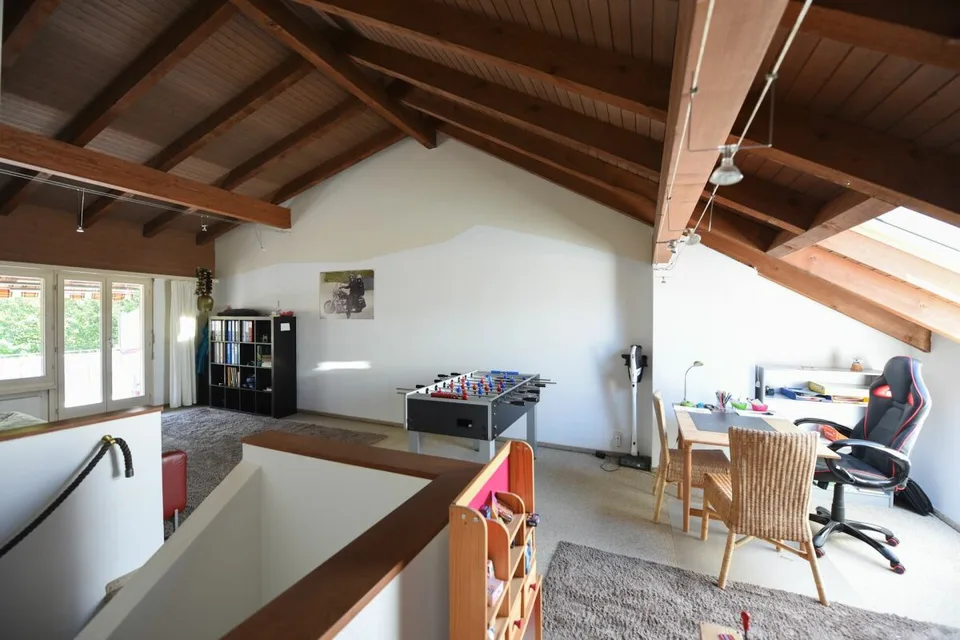 Maison mitoyenne de 4,5 pièces dans un emplacement ensoleillé et calme