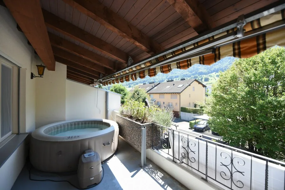 Maison mitoyenne de 4,5 pièces dans un emplacement ensoleillé et calme