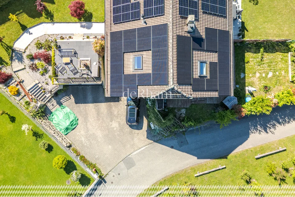 Charming semi-detached house with 5.5 rooms and beautiful garden