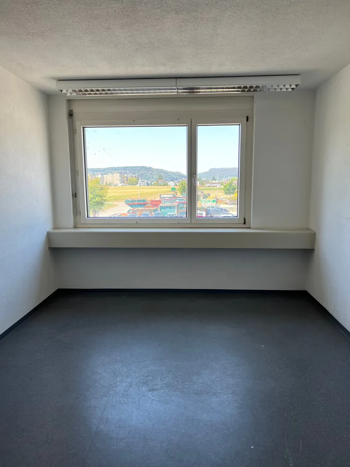 Heller Büroraum (16 m2) mit Weitsicht