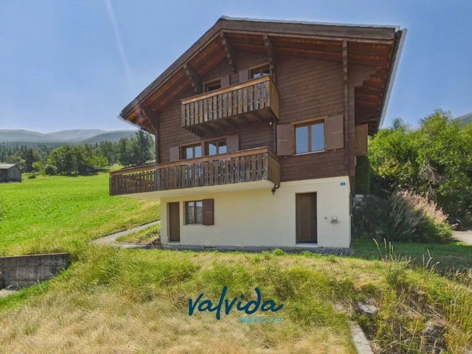 Chalet charmant, indépendant avec beaucoup d'espace environnant à Unterbäch