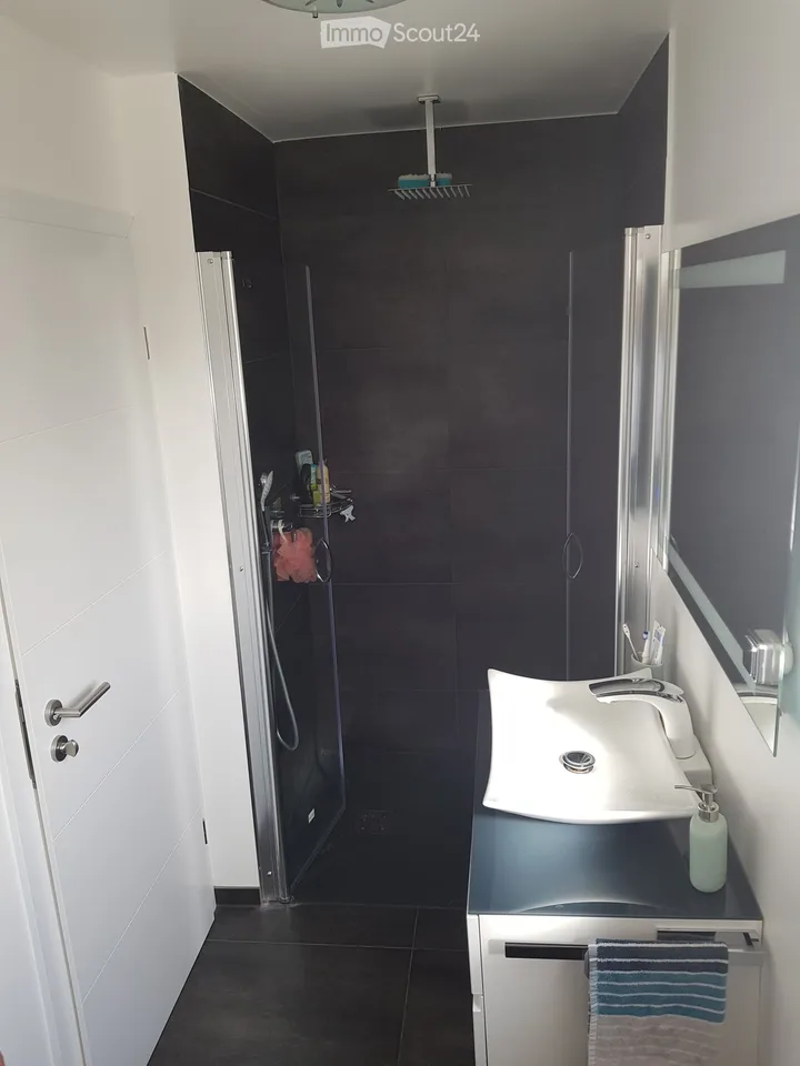 Charming 2.5-room maisonette apartment in Schaffhausen including internet & electricity