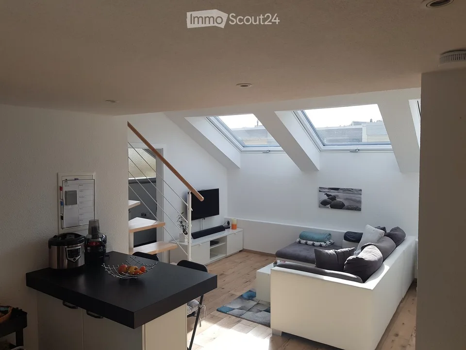 Charming 2.5-room maisonette apartment in Schaffhausen including internet & electricity