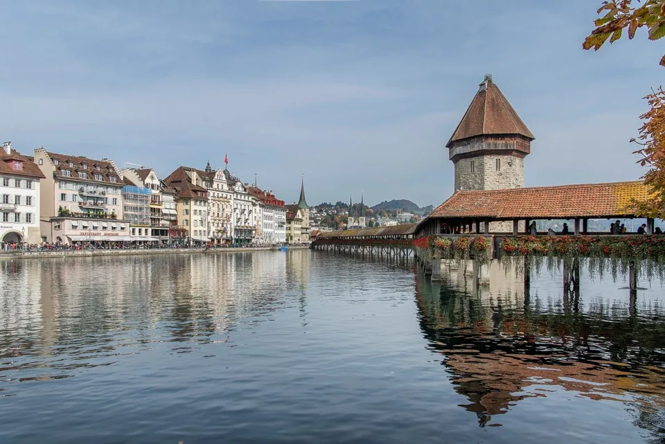 Espaces de bureaux représentatifs dans un emplacement de premier ordre à Lucerne