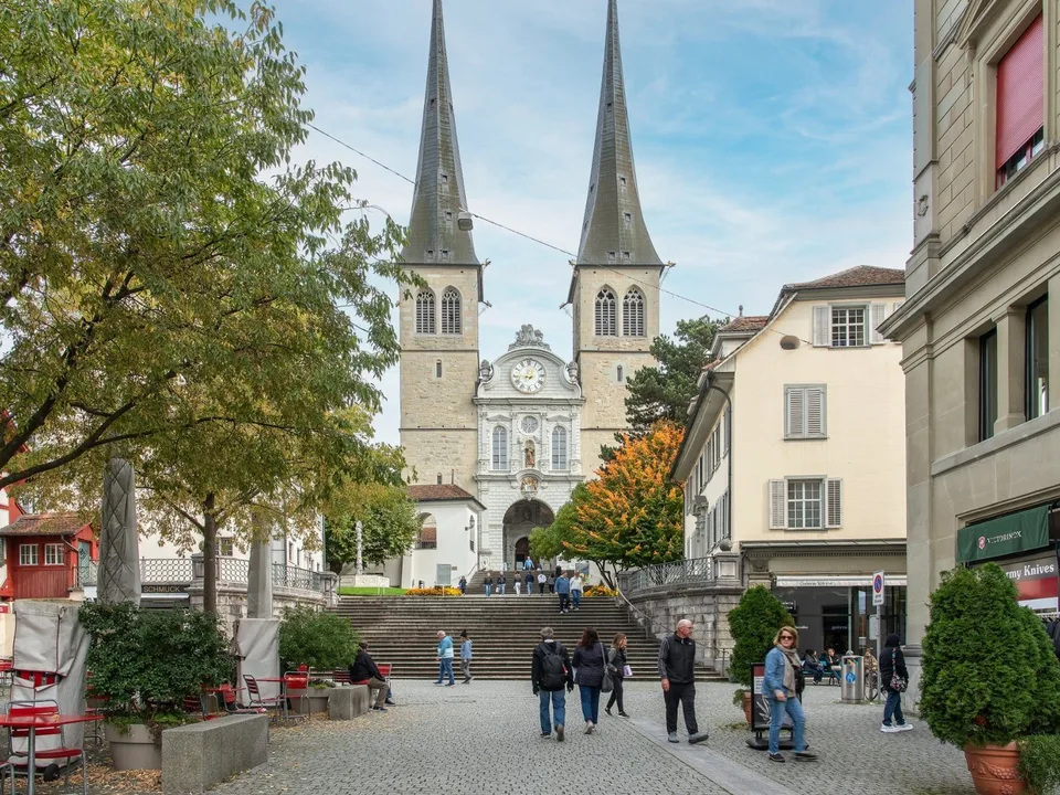 Espaces de bureaux représentatifs dans un emplacement de premier ordre à Lucerne