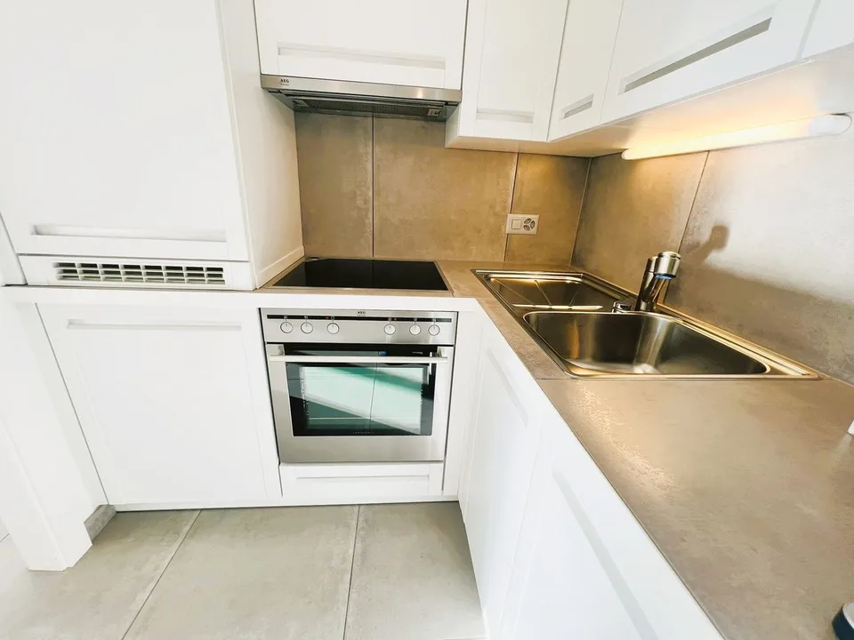 Schönes 2.5-Zimmer-Wohnung renoviert - Geräumig und hell - Schöne Aussicht - Ruhige Lage - Gut gelegen