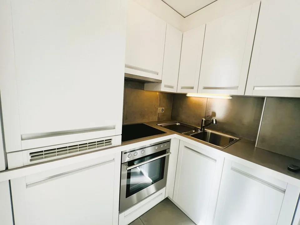 Schönes 2.5-Zimmer-Wohnung renoviert - Geräumig und hell - Schöne Aussicht - Ruhige Lage - Gut gelegen