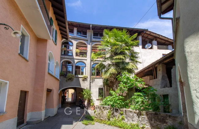 Superbe maison de 8 pièces à Pura avec terrasse ensoleillée spacieuse