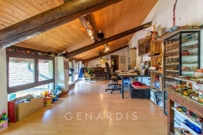 Superbe maison de 8 pièces à Pura avec terrasse ensoleillée spacieuse