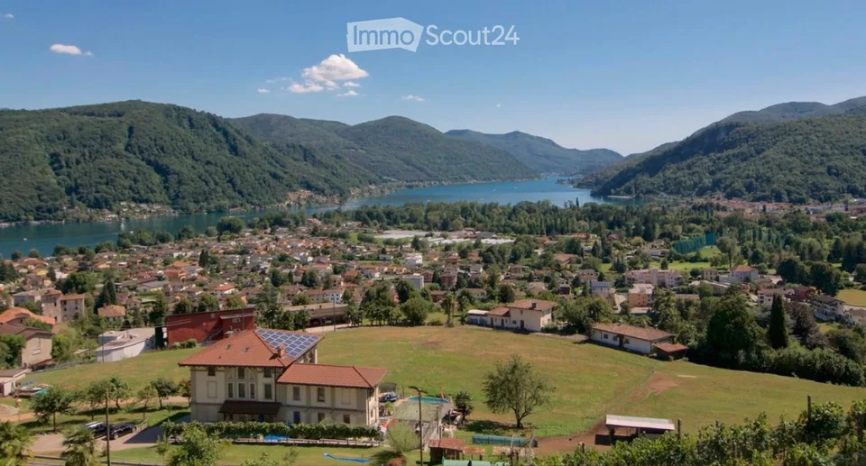 Attico 4.5 locali + terrazza + 2 posti auto in autorimessa