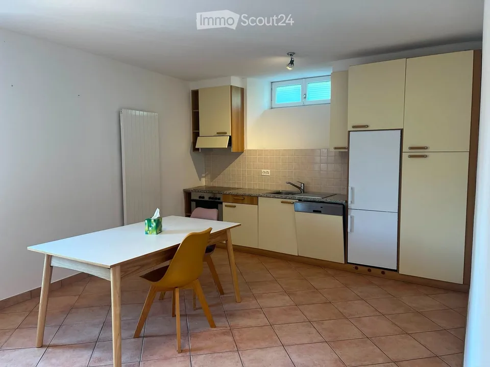 Helles 4-Zimmer-Apartment mit separatem Eingang