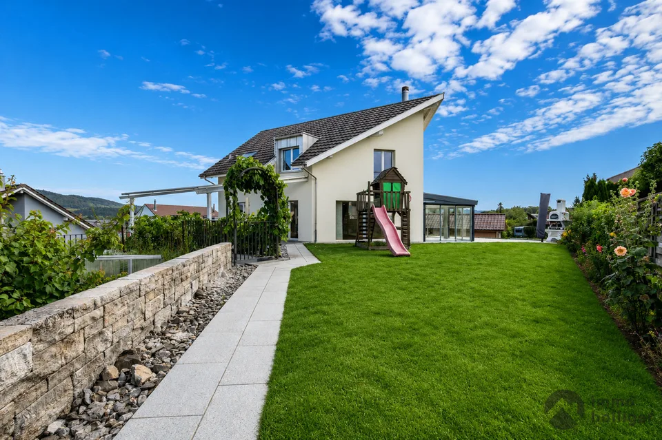 Pointed house in a pointed location